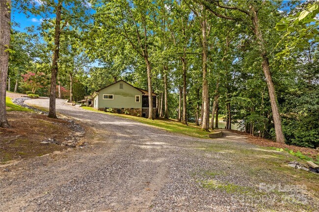 Building Photo - 173 Waddell Rd