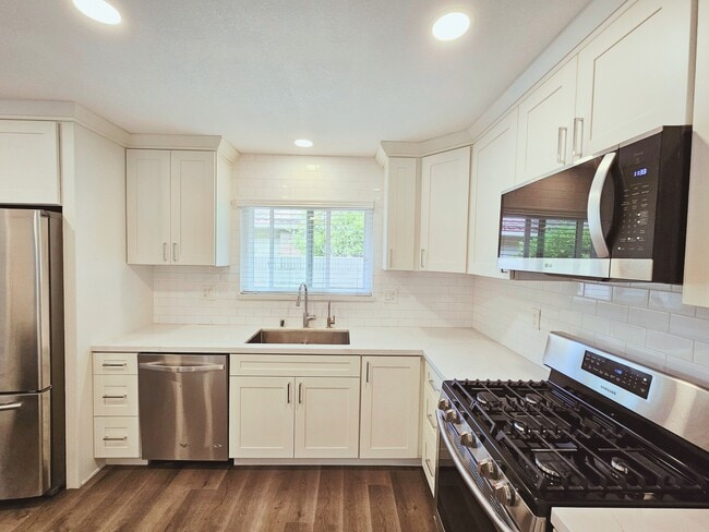 Building Photo - 9213 El Tango Cir