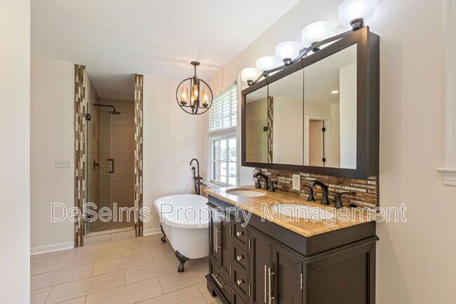 Building Photo - 6999 Tartan Dr