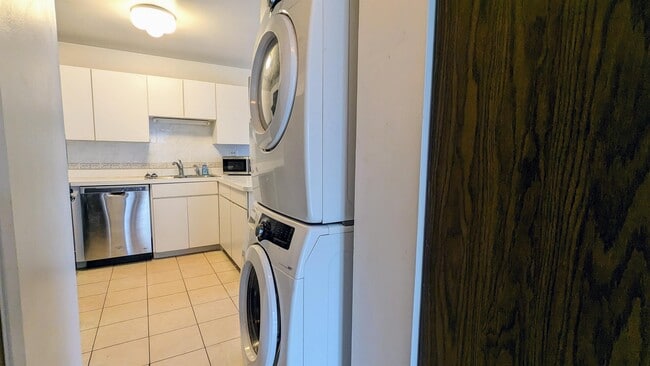 Building Photo - 791 Barnaby Pl