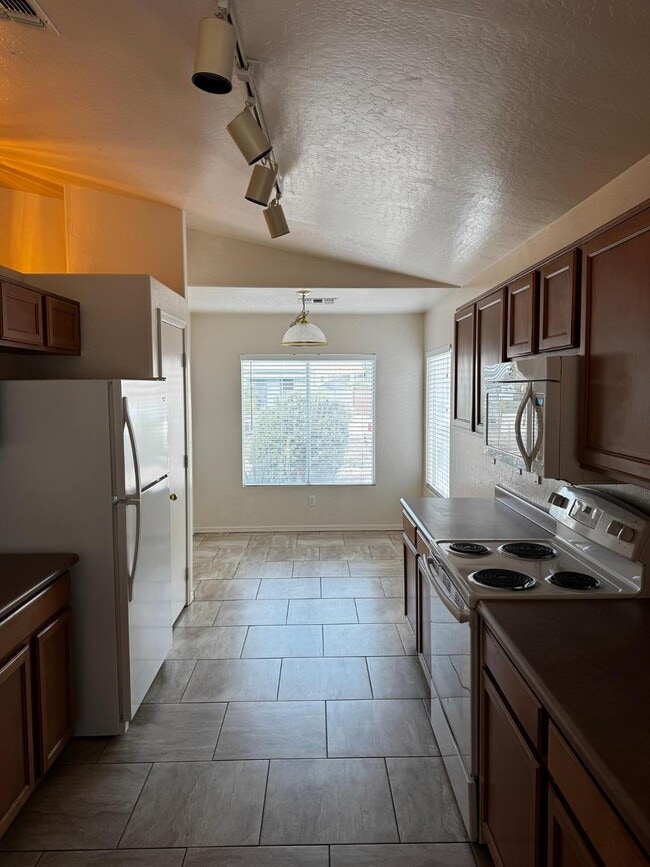 Building Photo - 14613 N 154th Ave