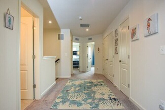 Building Photo - For Rent – Aqua Villa at Bishop’s Landing