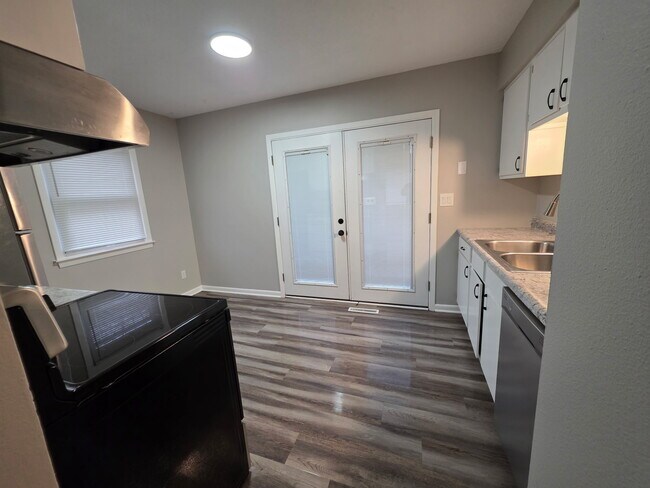 Building Photo - 1024 Spring St