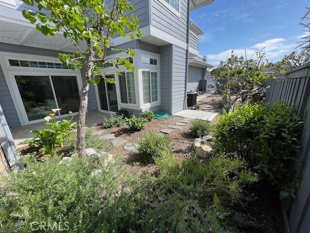 Building Photo - 3600 Lilac Ave