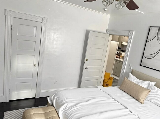 Building Photo - 49 Carpenter St