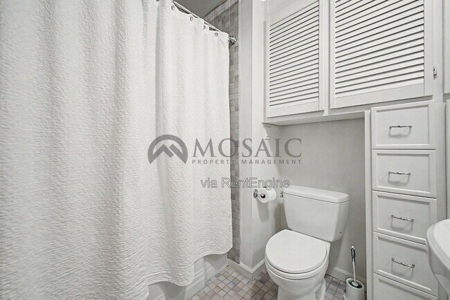 Building Photo - 3333 E Medlock Dr