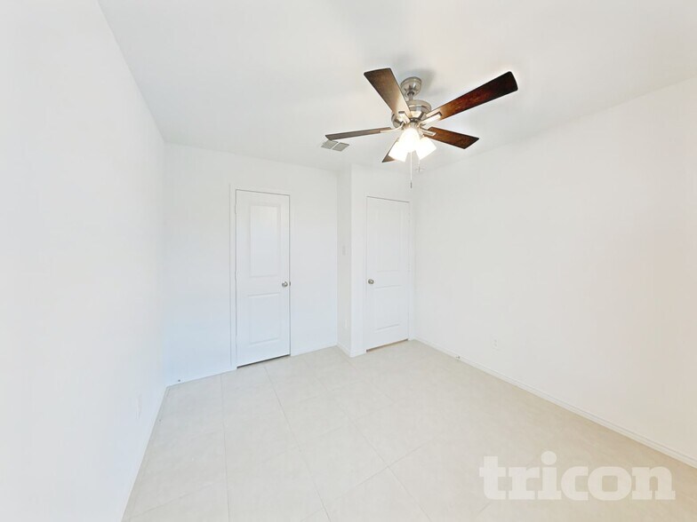 Building Photo - 812 Odlozil Ln