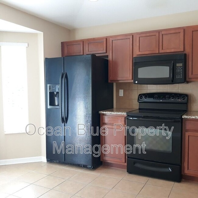 Building Photo - 18200 Cypress Bay Pkwy