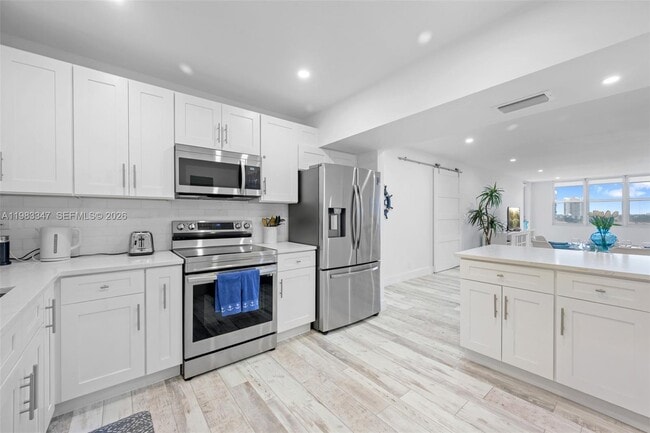 Building Photo - 3725 S Ocean Dr