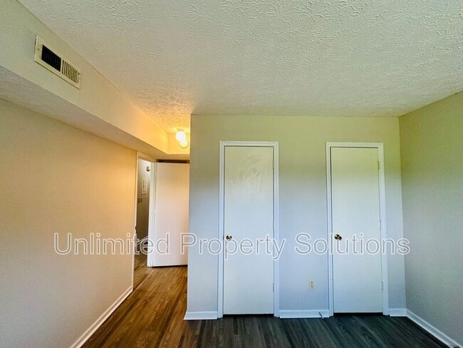 Building Photo - 203 Sunn Aire Ct