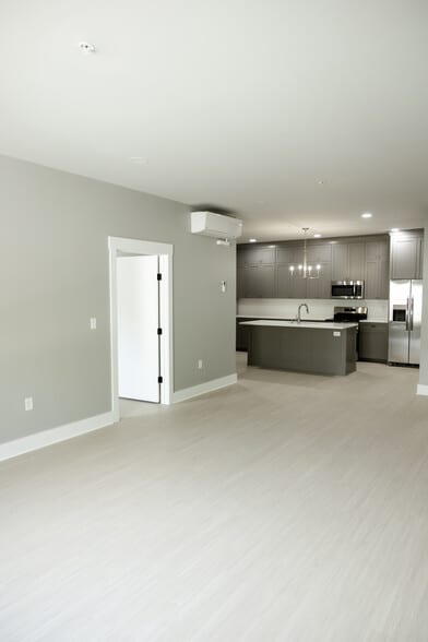 Building Photo - 1430 Lelia Dr