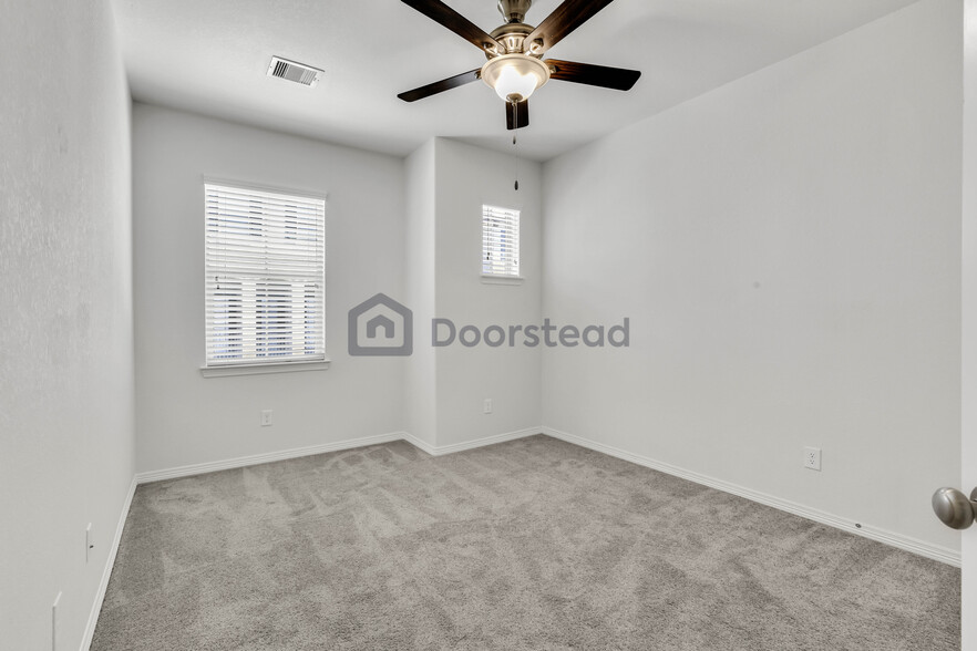 Building Photo - 1507 Peyton Oaks Pl