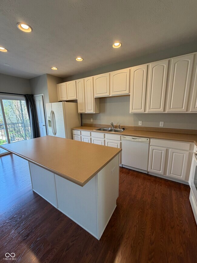 Building Photo - 6305 Schooler Drive