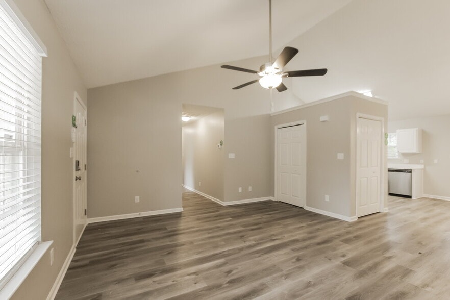 Building Photo - 6319 Fresh Wind Ave