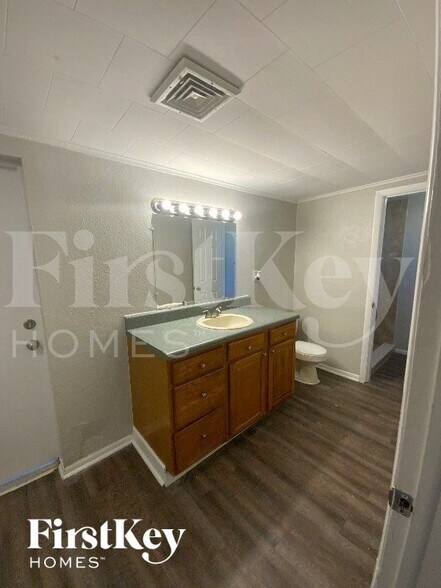 Building Photo - 3567 Harbor Blvd