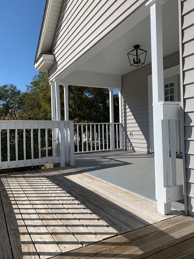 Building Photo - Downtown Jonesboro! 3 Bed 2 Bath