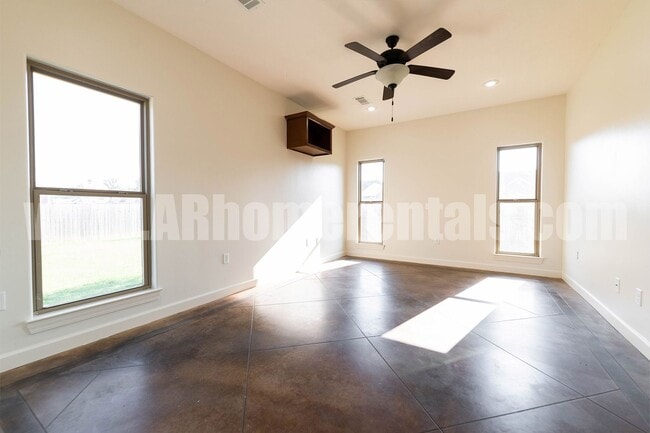 Building Photo - Great Neighborhood!