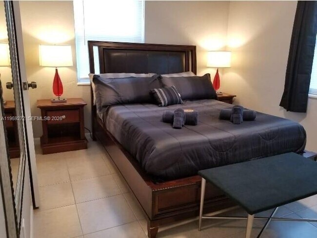 Building Photo - 2023 Funston St