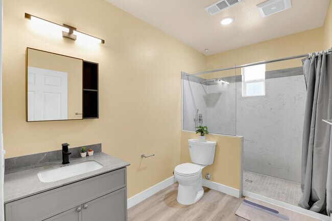 Building Photo - 1678 Hayford Dr