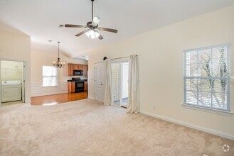 Building Photo - 2 Bed - 2 Bath West Nashville Condo