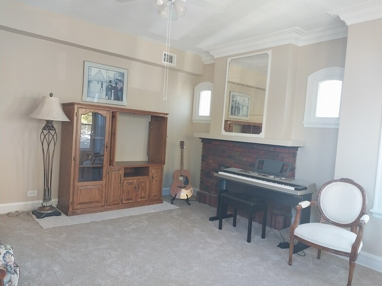 Living Room - 3927 Kirk St