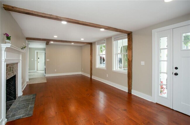 Building Photo - 43 Farewell St