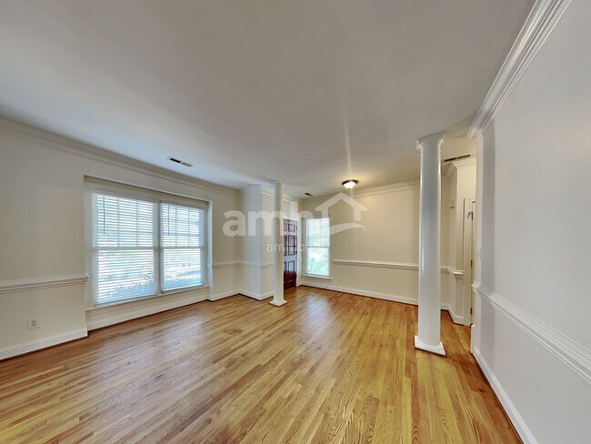 Building Photo - 8005 Red Oaks Trl