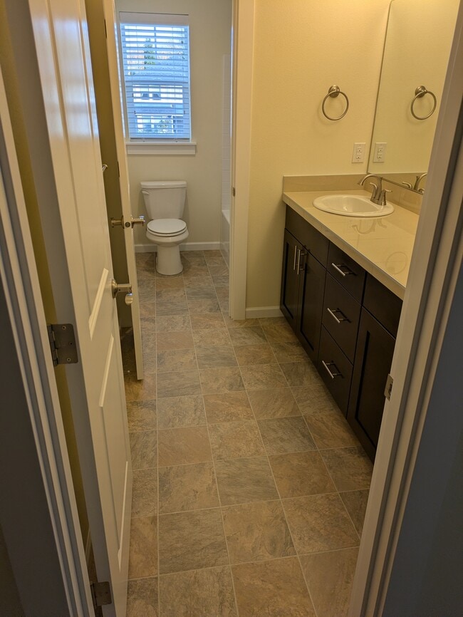 Building Photo - 27333 15th Ct S