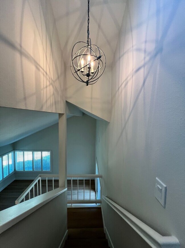 Building Photo - Complete Remodel Dearfield 3 bedroom 2.5 Bath home Ready for Lease