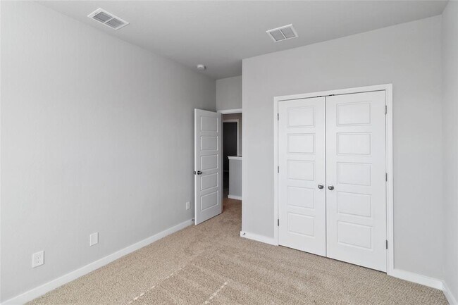 Building Photo - 618 Staglin St