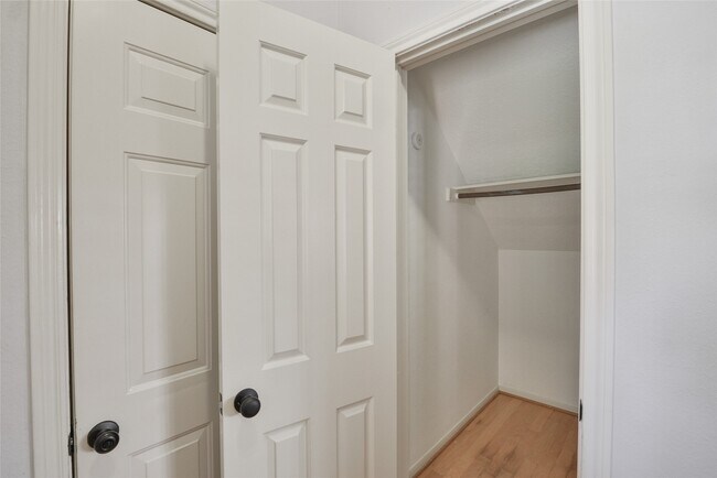 Building Photo - 4527 Natural Bridge Dr