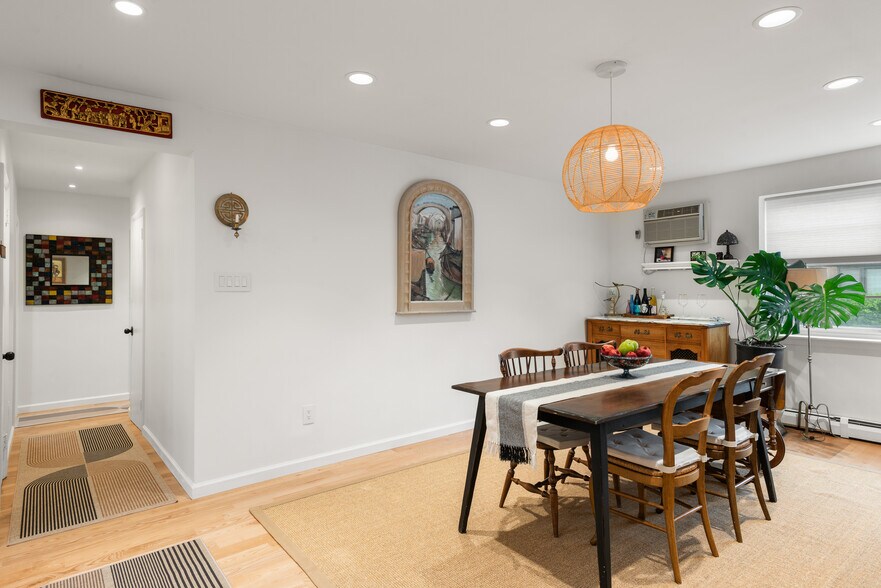 Building Photo - 48 Llanfair Rd