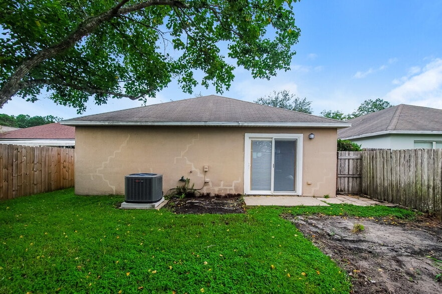 Building Photo - 1818 Jake Ln