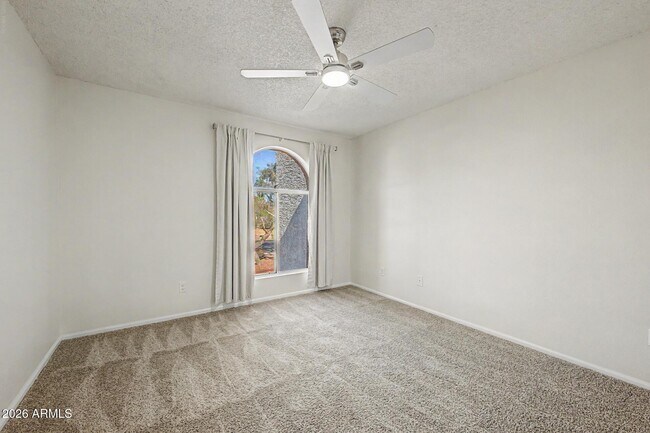 Building Photo - 10610 S 48th St