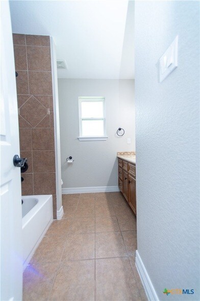 Building Photo - 2410 Big Divide Rd