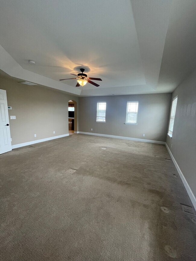 Building Photo - Sprawling Two-Story Home in SE Ft. Collins