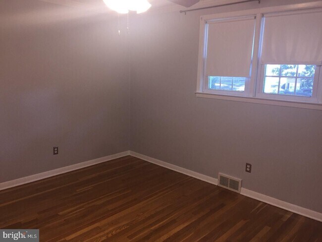Building Photo - Fairfax - North Wilmington - 4 bedroom ava...