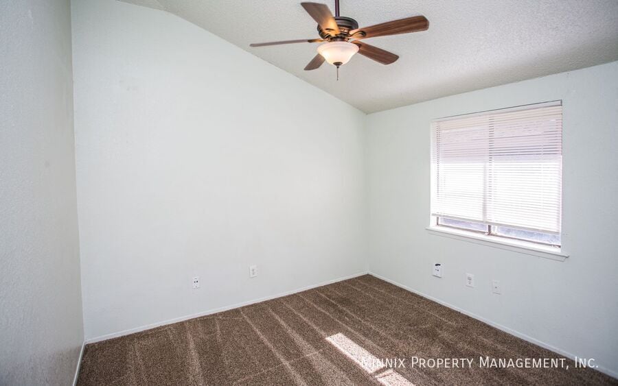 Building Photo - 128 N Troy Ave