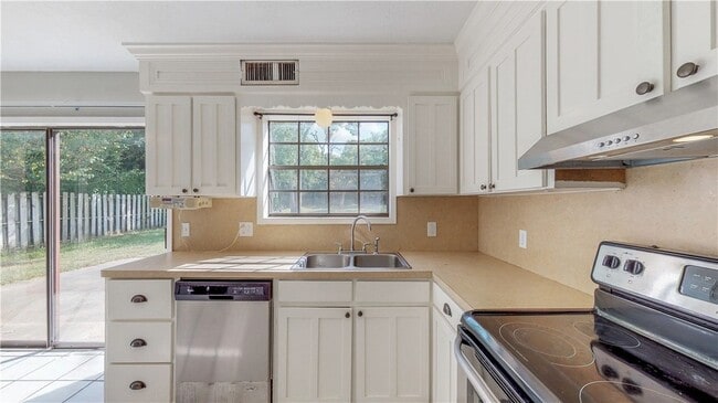 Building Photo - 1304 Merry Oaks Dr