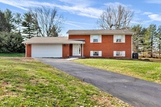 Building Photo - 49 Commanche Ct