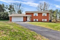 Building Photo - 49 Commanche Ct