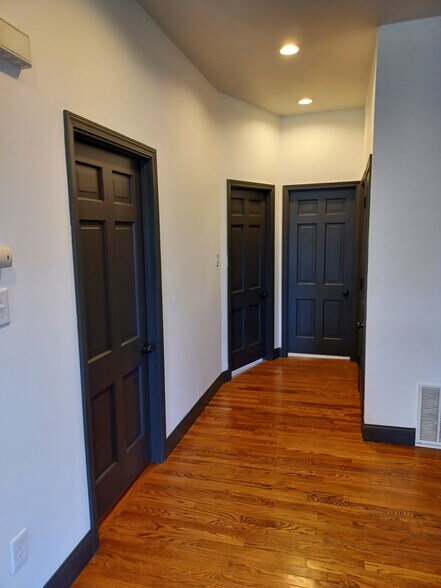Building Photo - 4214 Chouteau Ave
