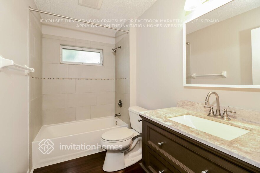 Building Photo - 4021 Fontana Pl