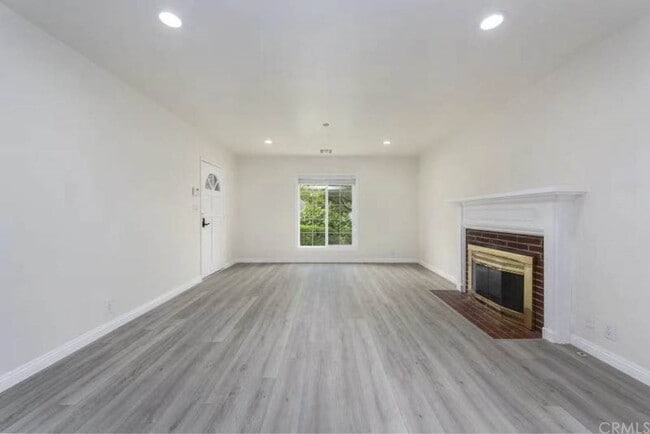 Building Photo - 506 San Luis Rey Rd