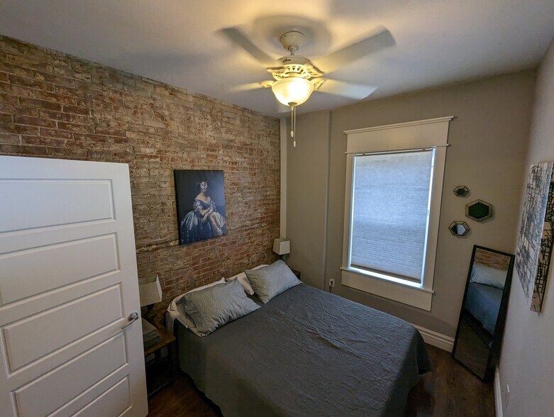 Building Photo - 2842 Lemp Ave