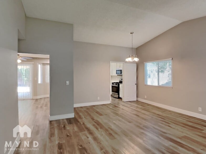Building Photo - 4423 Honeycomb Dr