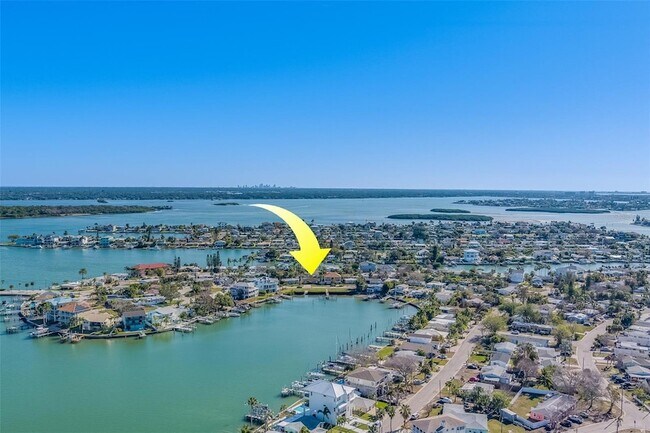 Building Photo - 717 Sunset Cove