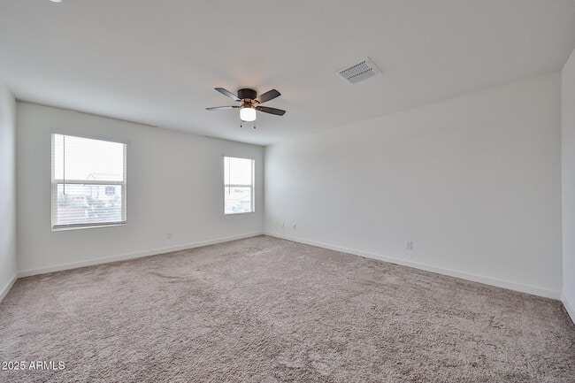 Building Photo - 509 E Elm Ln