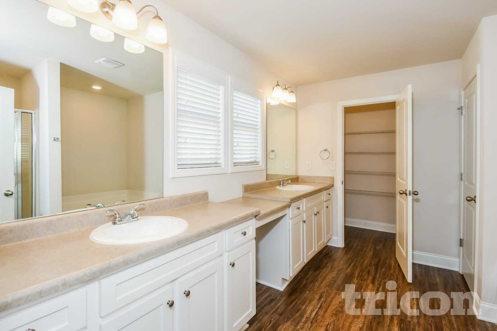 Building Photo - 175 Ireland Ln