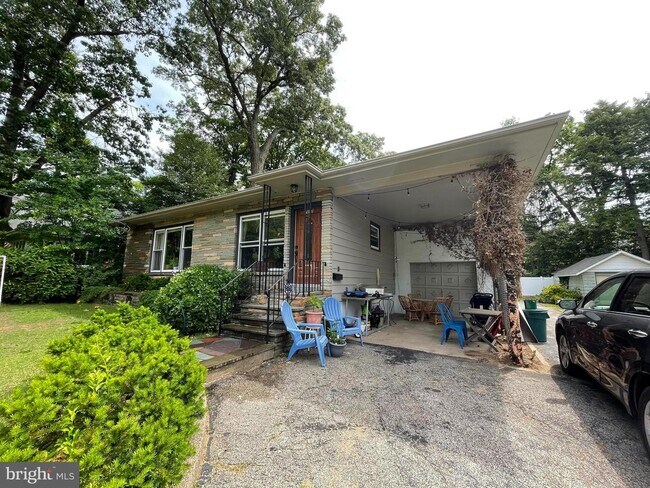 Building Photo - 107 Oak Terrace